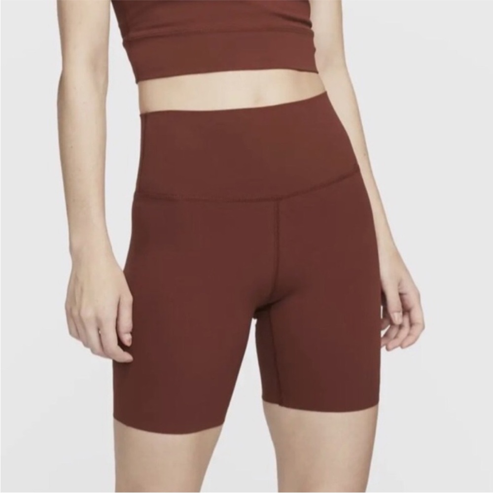 NIKE YOGA BROWN BIKER SHORTS HIGH RISE WOMENS MEDIUM